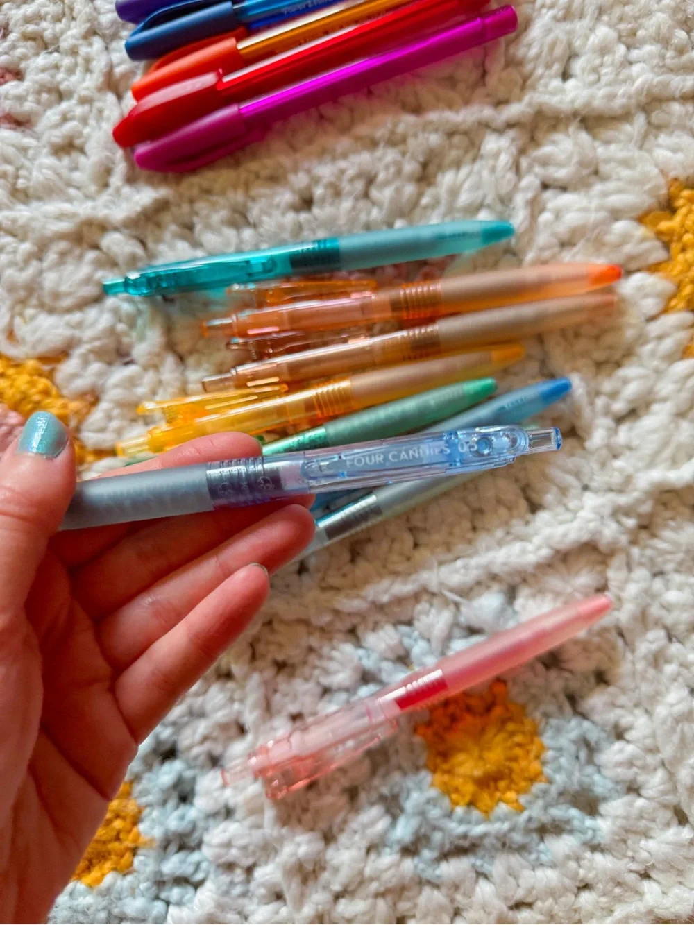 The Color Pop Pen Bundle – 16 Colored Gel Pens Mixed Brands